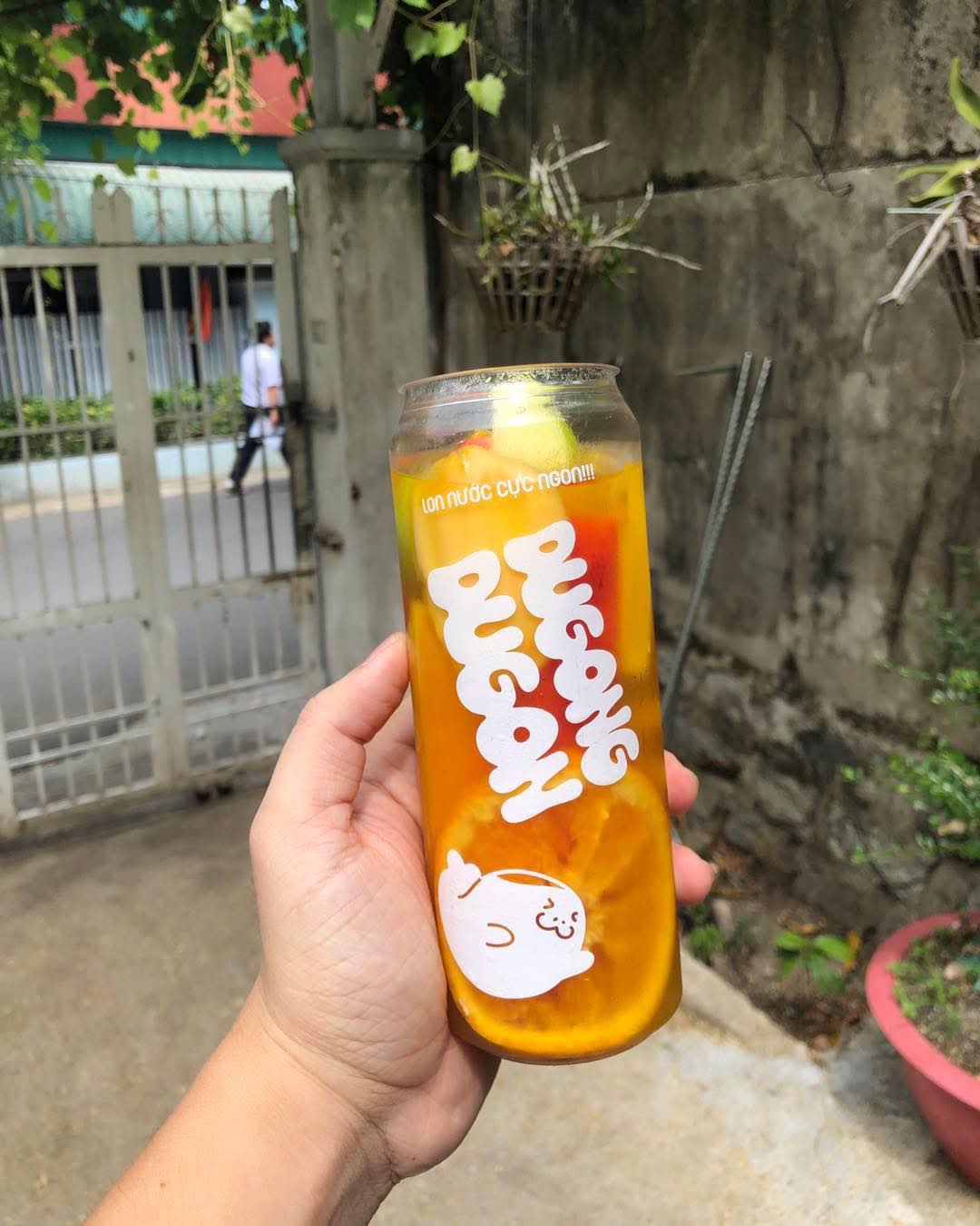 Nước đóng lon – Xu hướng kinh doanh đồ uống hiện đại với lon nhựa PET 9 Nước đóng lon 500ml và in logo